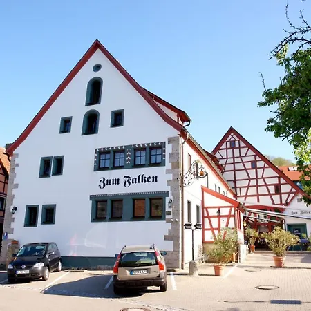 Hotel Zum Falken 3*
